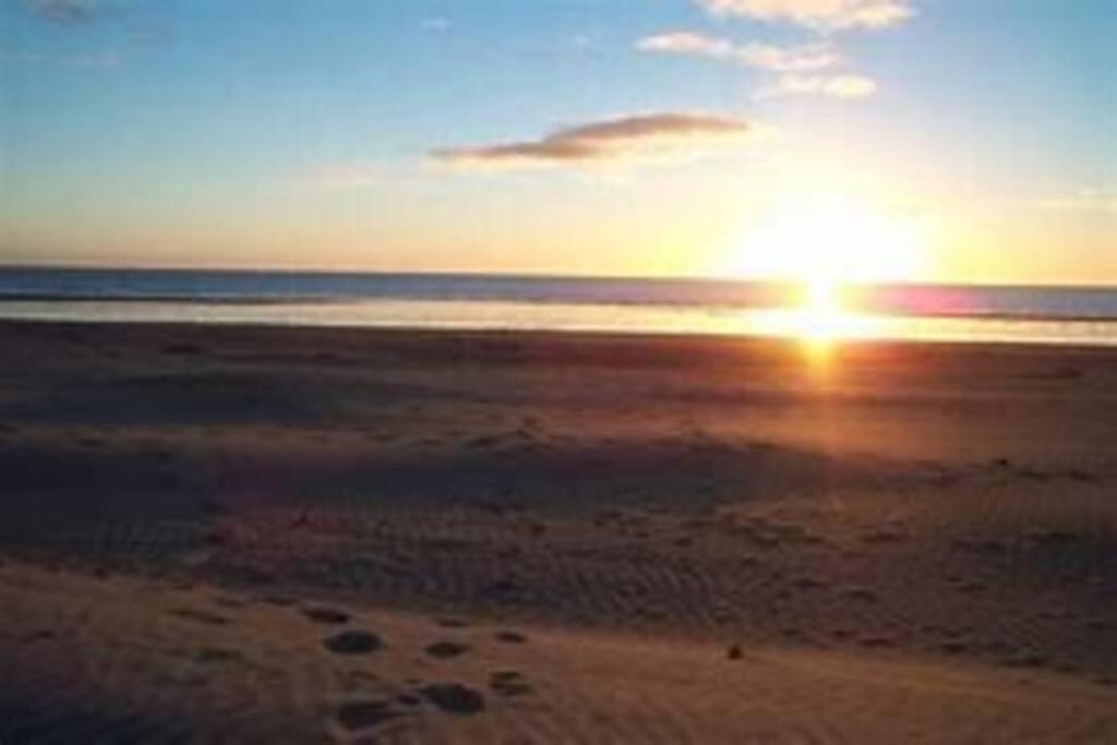 Relaxed Beach Retreat, Mod Family Friendly Bach Foxton Beach ภายนอก รูปภาพ